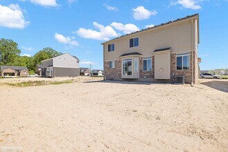 23827 Shadow Woods Dr in Macomb, MI - Building Photo - Building Photo