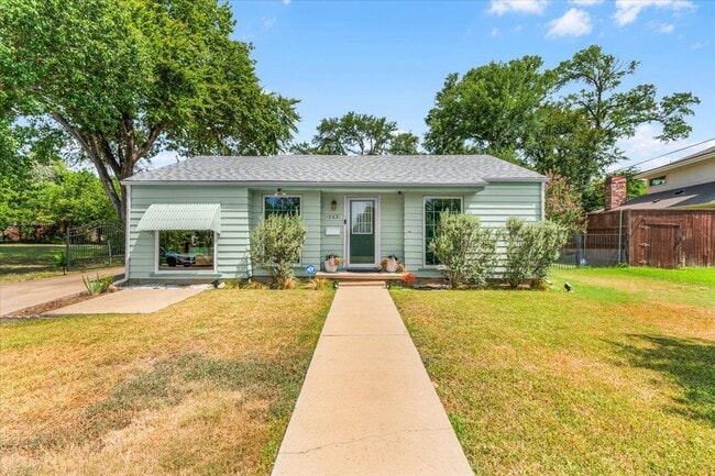 3720 Oaklawn Dr