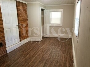 1371 David Cir in Decatur, GA - Foto de edificio - Building Photo