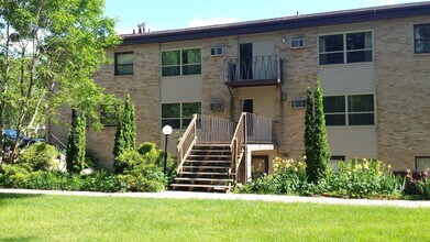 318 Island Dr in Madison, WI - Building Photo - Building Photo
