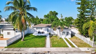 7528 Buccaneer Ave in North Bay Village, FL - Building Photo