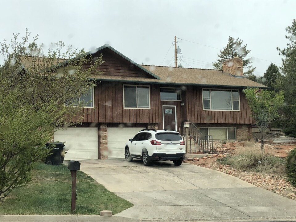 338 S Casa Loma Ln in Cedar City, UT - Building Photo