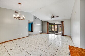 154 Cinnamon Lake Cir in Melbourne, FL - Building Photo - Building Photo