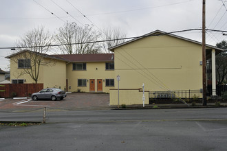 Residential Condominium in Portland, OR - Building Photo - Building Photo