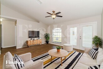 118 NE 6th Ave, Unit 1 in Cape Coral, FL - Building Photo - Building Photo