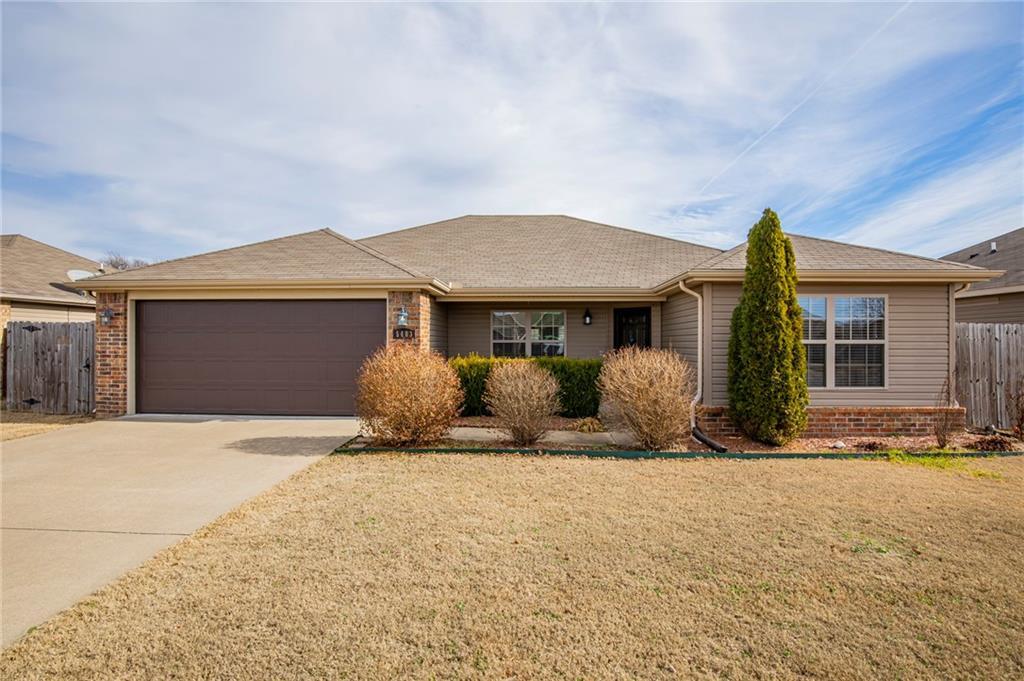 5403 SW Carlisle St in Bentonville, AR - Building Photo