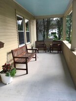 100 Lancaster Rd in West Hartford, CT - Building Photo