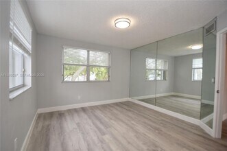 4801 Grapevine Wy in Davie, FL - Building Photo - Building Photo