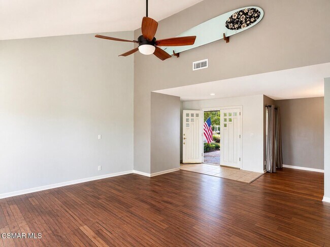 3271 Rosehill Cir in Thousand Oaks, CA - Foto de edificio - Building Photo