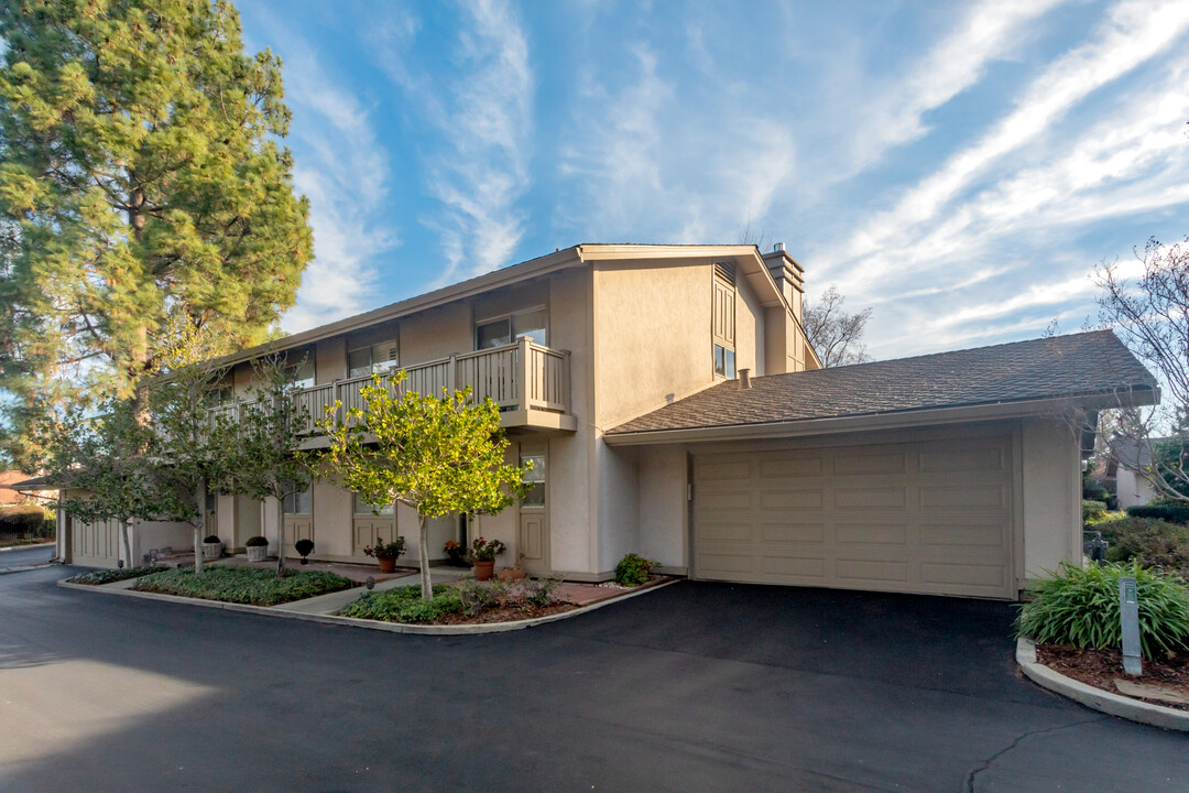 Vasona Terrace in Los Gatos, CA - Building Photo