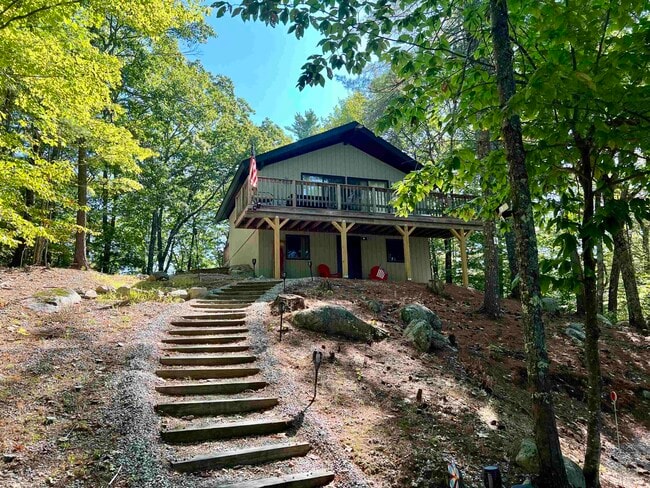 property at 5 Oak Ridge Rd