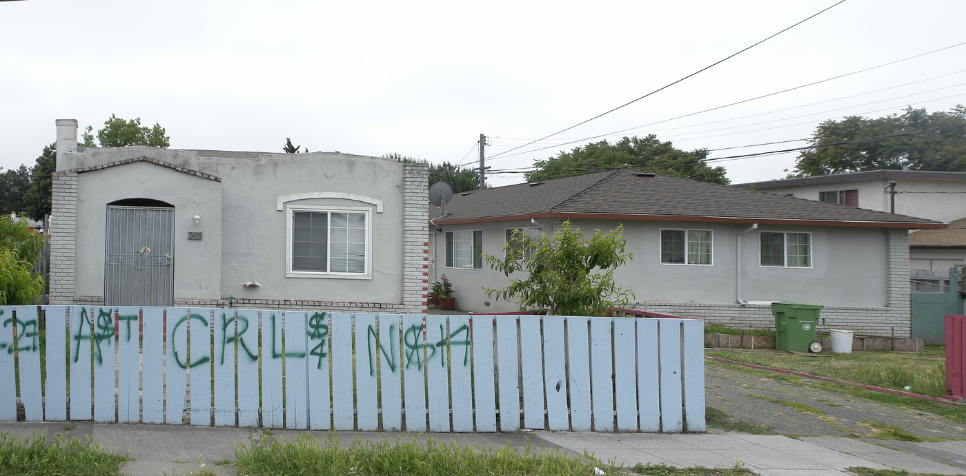 361 Smalley Ave in Hayward, CA - Building Photo