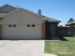 5705 Fordham St in Lubbock, TX - Building Photo - Building Photo