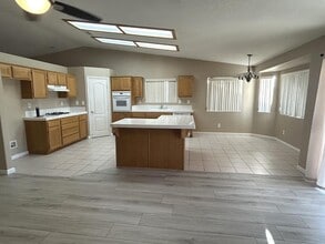 13322 Brianhead Ct in Victorville, CA - Building Photo - Building Photo