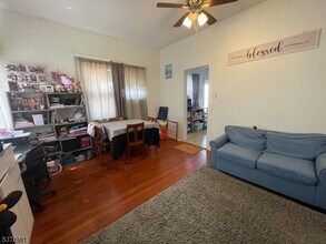 554 W Broad St in Westfield, NJ - Building Photo - Building Photo