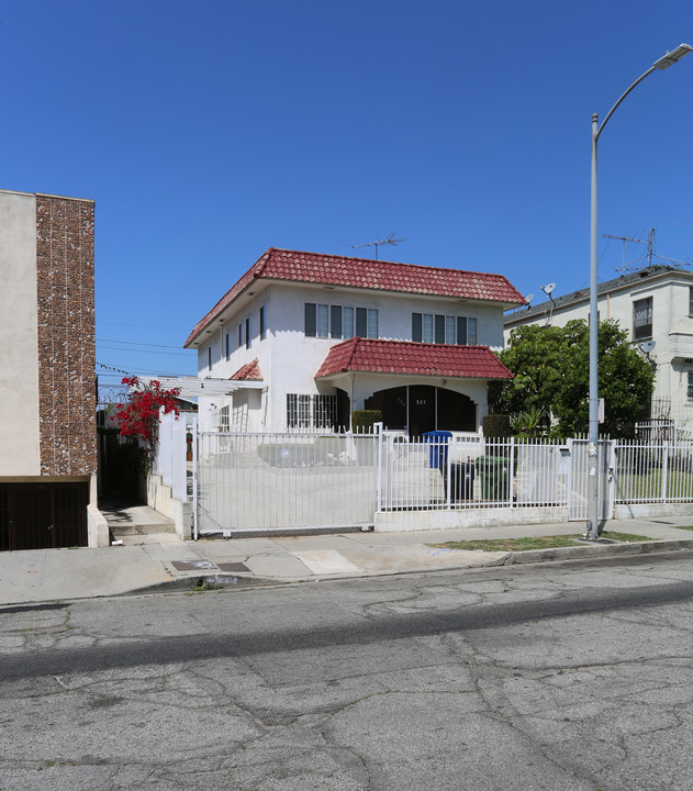 927 S Ardmore Ave in Los Angeles, CA - Building Photo