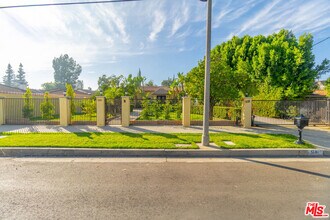 5181 Densmore Ave in Los Angeles, CA - Building Photo - Building Photo