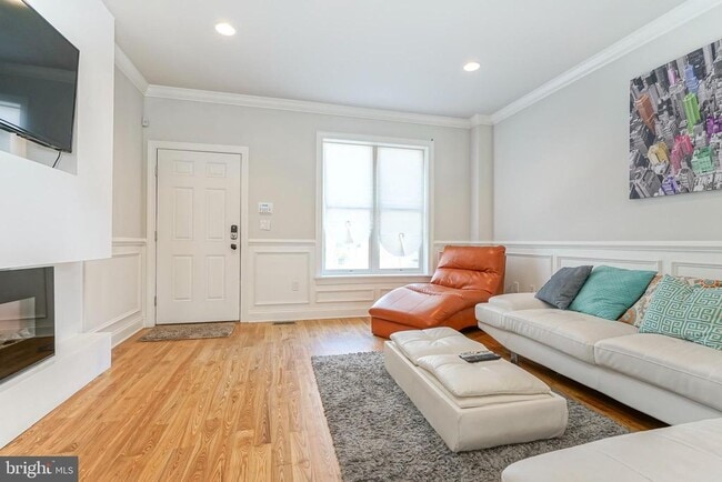 property at 2332 Ellsworth St