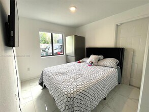 2957 NW 45th St in Miami, FL - Building Photo - Building Photo