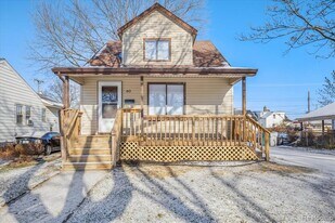 60 W Harry Ave in Hazel Park, MI - Building Photo