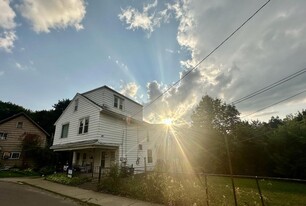 15 York St in Bradford, PA - Building Photo