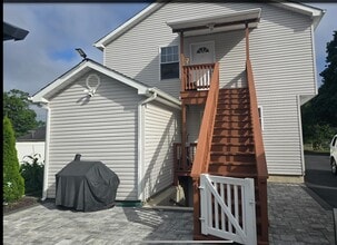 3 Lakewood St in Bay Shore, NY - Building Photo - Building Photo