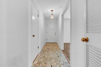 5427 Shirlington Ave in Memphis, TN - Building Photo - Building Photo