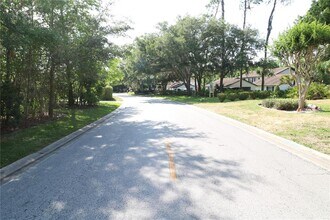5424 Saddlebrook Way in Zephyrhills, FL - Building Photo - Building Photo