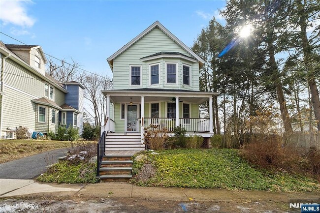 125 Large Ave in Hillsdale, NJ - Building Photo - Building Photo