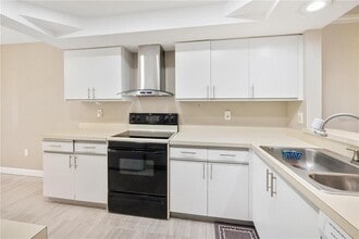 6211 Timberlake Dr in Sarasota, FL - Foto de edificio - Building Photo