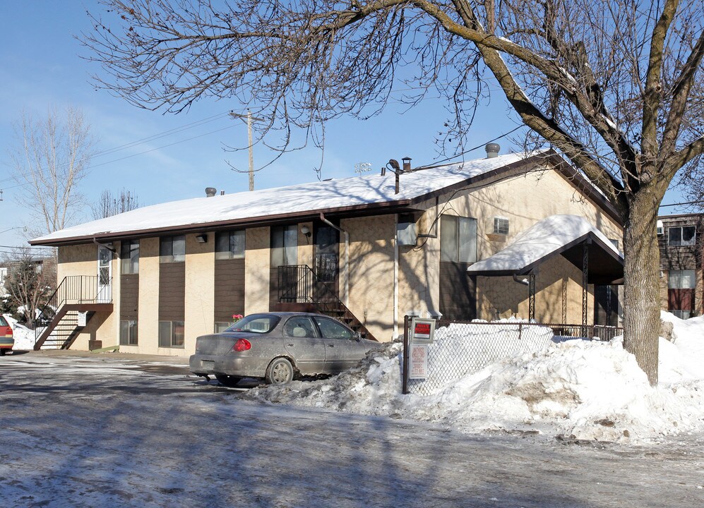 Park / Arlington Avenue in St. Paul, MN - Foto de edificio