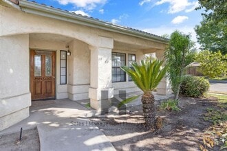 1796 Pyramid Ave in Tulare, CA - Building Photo - Building Photo