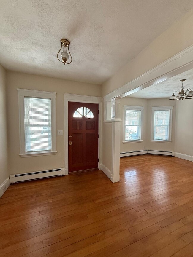 94 Raymond Ave, Unit 1, Unit 1
