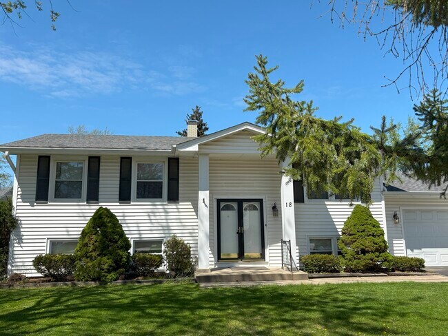 property at 18 Marquette Pl