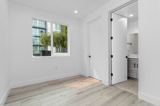 522 N Wilton Pl, Unit 1 in Los Angeles, CA - Foto de edificio - Building Photo