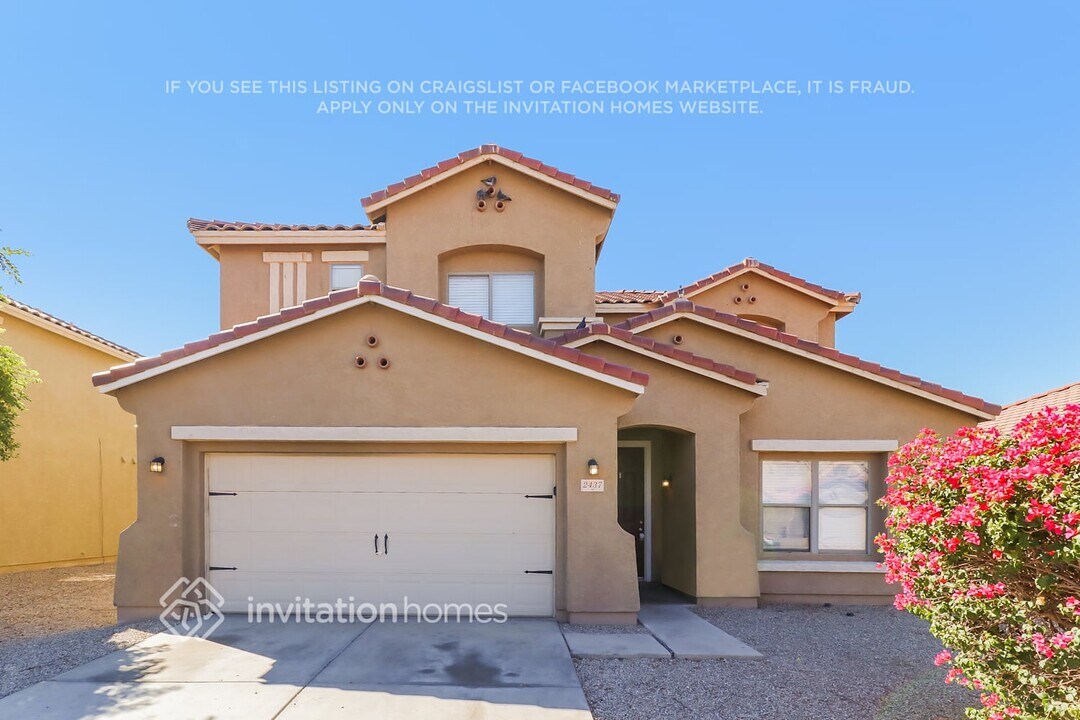 2437 W Spencer Run in Phoenix, AZ - Building Photo