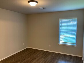 308 Chalk Hill Ct in Edmond, OK - Building Photo - Building Photo
