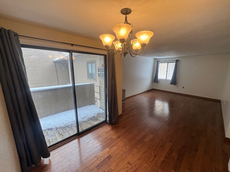 126 Watertree Dr in East Syracuse, NY - Foto de edificio