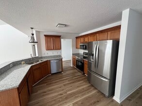 5343 Tidewater Dr in North Charleston, SC - Foto de edificio - Building Photo