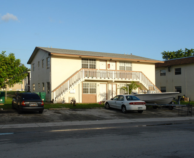 3741 SW 59 Ter in Fort Lauderdale, FL - Building Photo - Building Photo