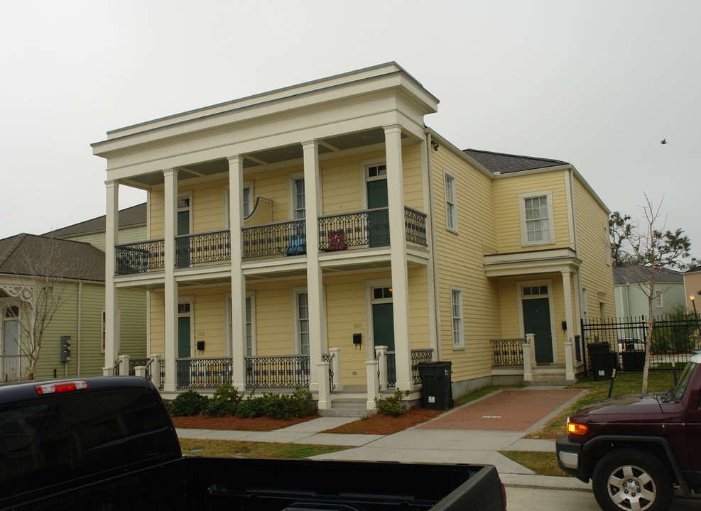 1821 Chippewa St Park in New Orleans, LA - Foto de edificio