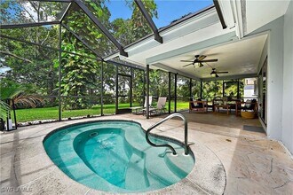 404 Marathon Ct in Naples, FL - Building Photo - Building Photo
