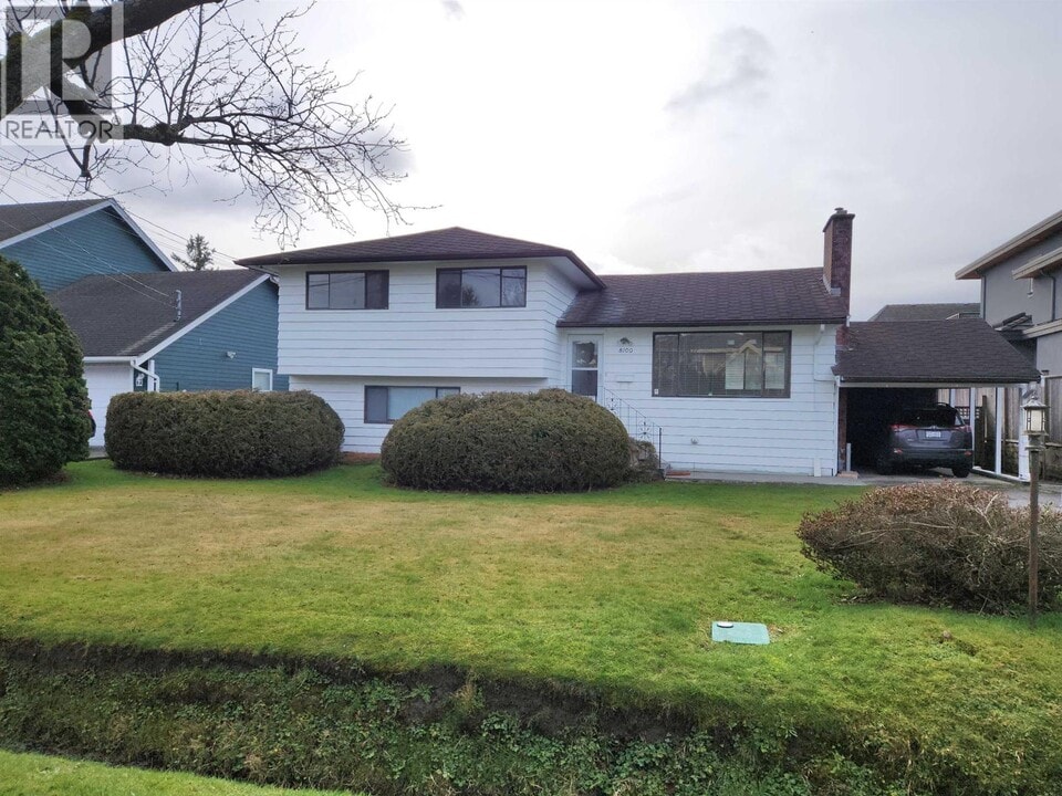 8100 Lucas Rd in Richmond, BC - Building Photo
