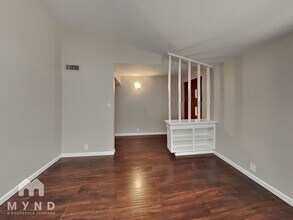 925 Warren Way in Richardson, TX - Building Photo - Building Photo