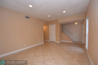 1360 Silverado in North Lauderdale, FL - Building Photo - Building Photo