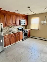 17 5th Ave in Westbury, NY - Building Photo - Building Photo