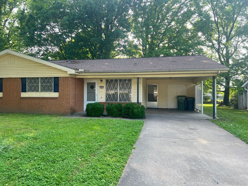 804-806 S 21st St in Rogers, AR - Building Photo