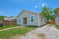 3274 Reeves St photo'