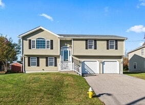 23 Viele Ave in Worcester, MA - Building Photo