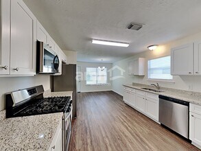 4407 Crossvine Ave in Baytown, TX - Building Photo - Building Photo